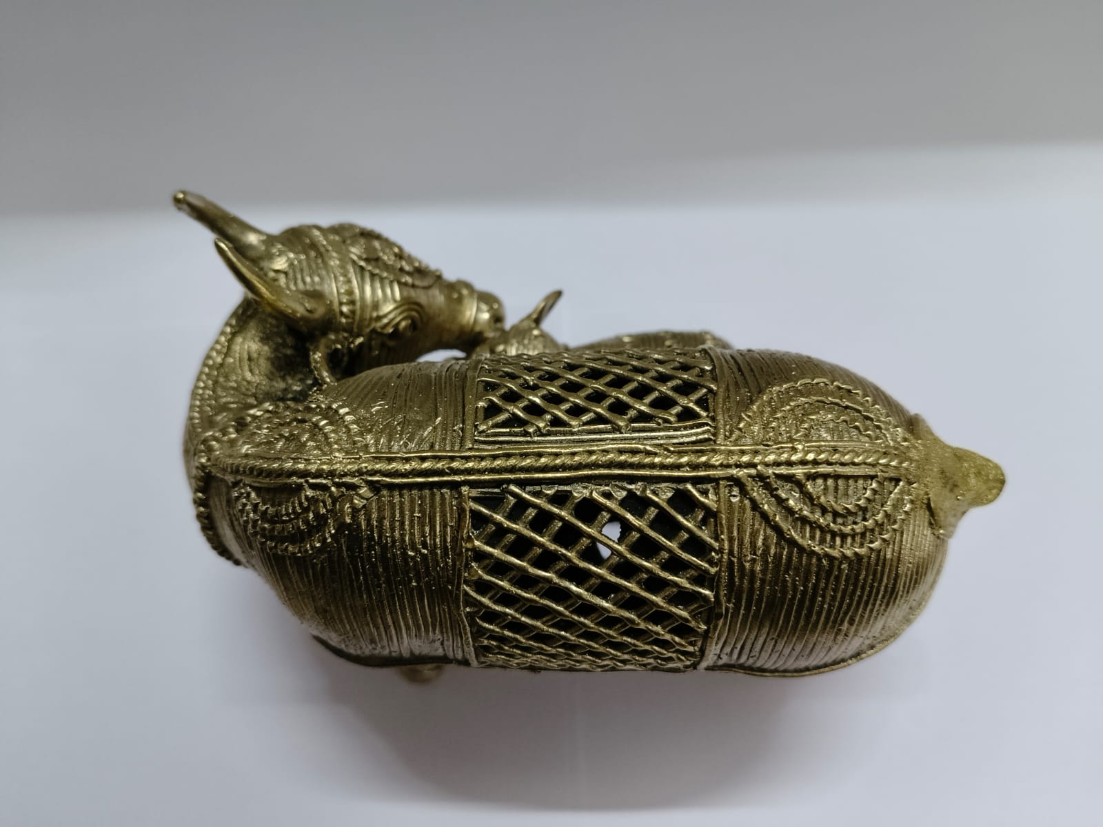 Kamadhenu Idol-Divine Bond Of Cow And Calf (1300gm) - Image 5