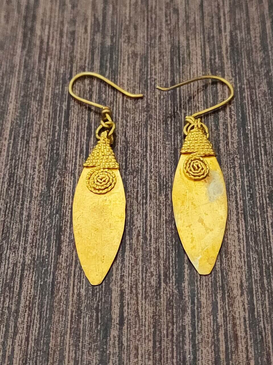 Patra Shobha – Handcrafted Brass Leaf Necklace Set with Earrings (20”) - Image 4