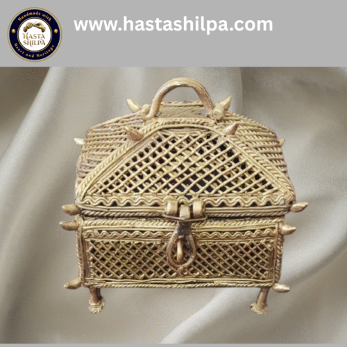 Vintage Gulley – Brass Dhokra Rectangular Storage Box // Handicrafts // Metal casting (1.35 KG)